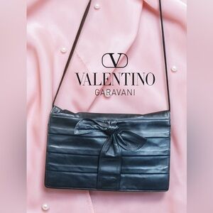 Valentino Garavani pleated black leather bow cross body bag PURE LUXURY!